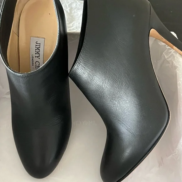 Jimmy Choo ankle boot. - Picture 3 of 5